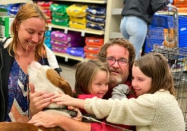 Family Reunited With Lost Dog While Waiting in Line to Adopt New Cat